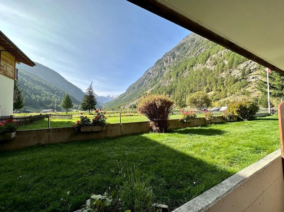 Alpine Retreat 4 Person Apartment Near Zermatt With Parking! Täsch Eksteriør bilde